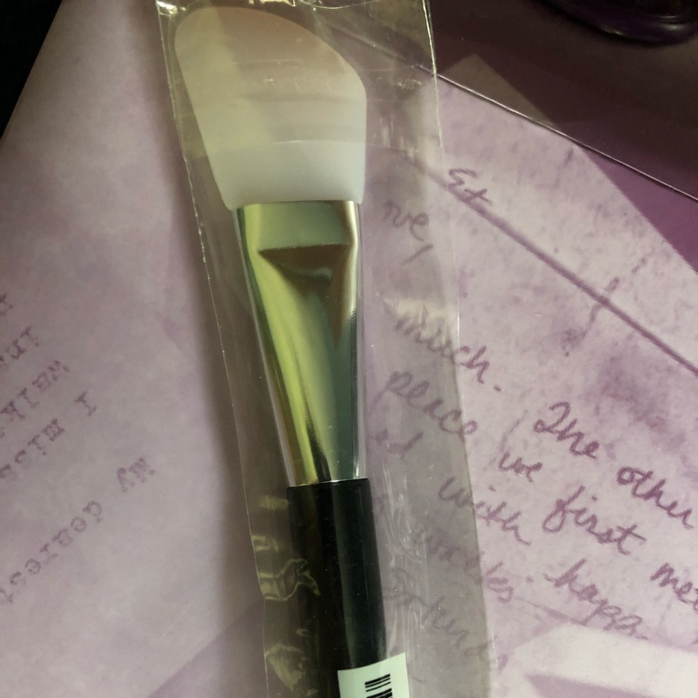 Mask Applicator
